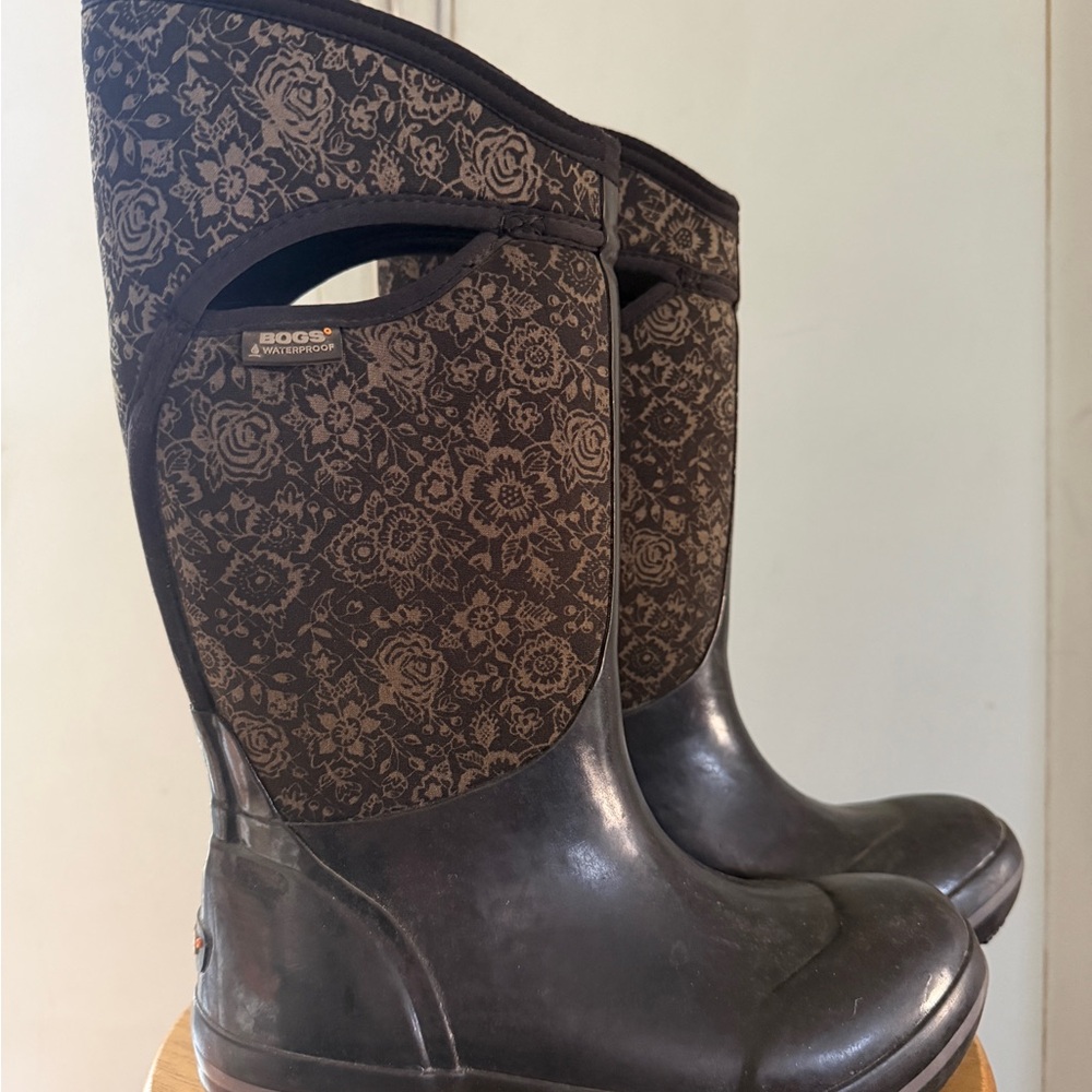 Bogs Women's Dark Brown Floral Pull-On Rain Boots